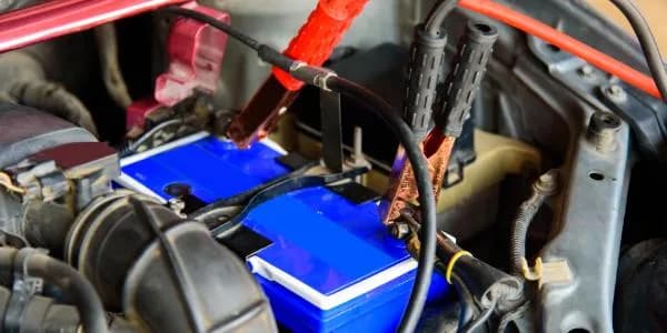 Jaki prostownik z rozruchem do ciągnika - wybierz najlepszy model bez ryzyka