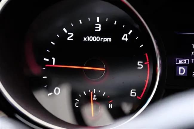 Co to jest moment obrotowy silnika i jak wpływa na osiągi pojazdu