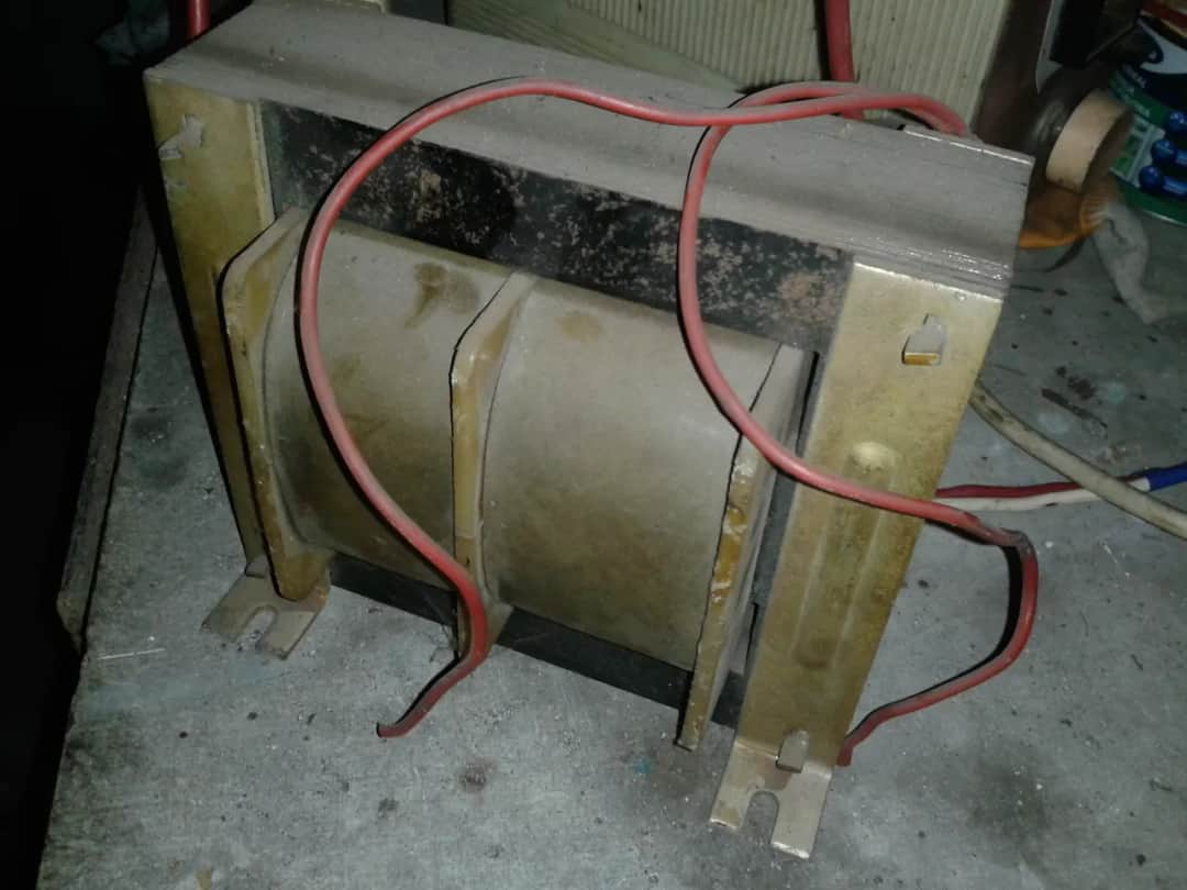 Jak wybrać odpowiedni transformator do prostownika do ładowania akumulatora