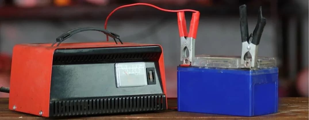 Gdzie kupić prostownik? Sprawdzone miejsca i najlepsze oferty