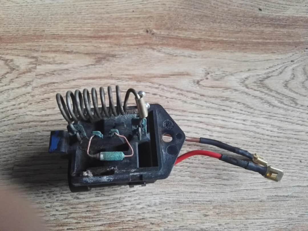 Jak sprawdzić rezystor wentylatora chłodnicy i uniknąć kosztownych napraw