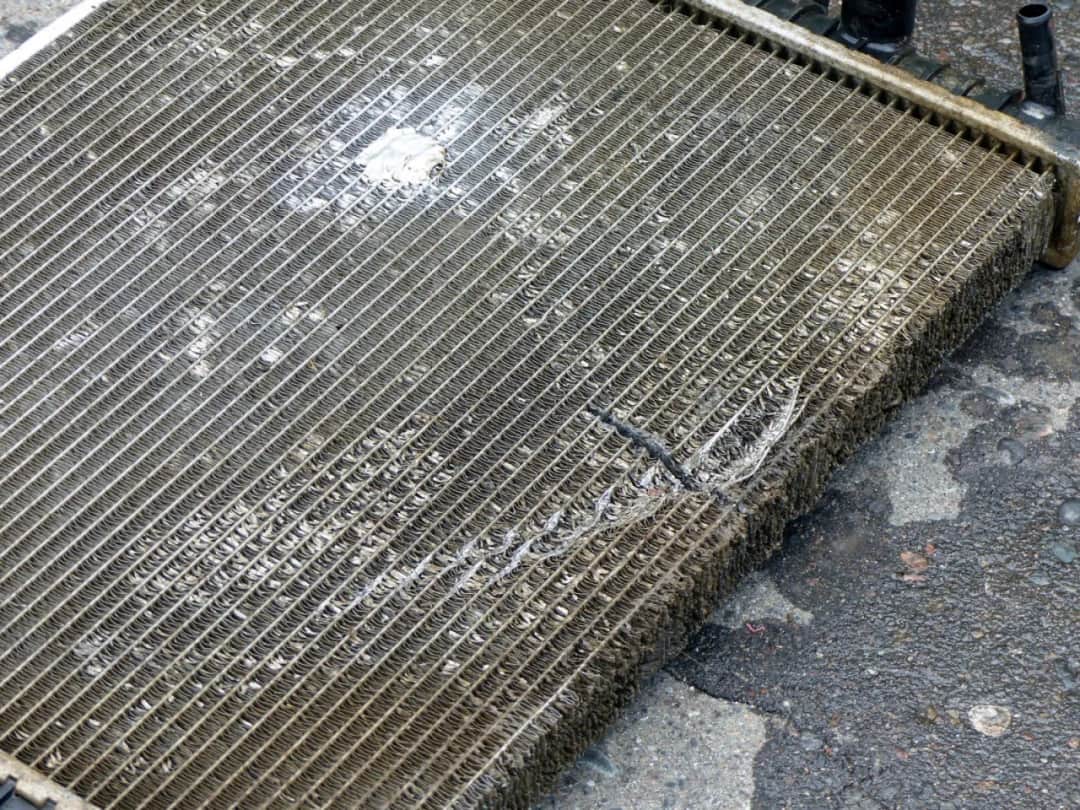 Czym skleić chłodnice, aby uniknąć kosztownych napraw?