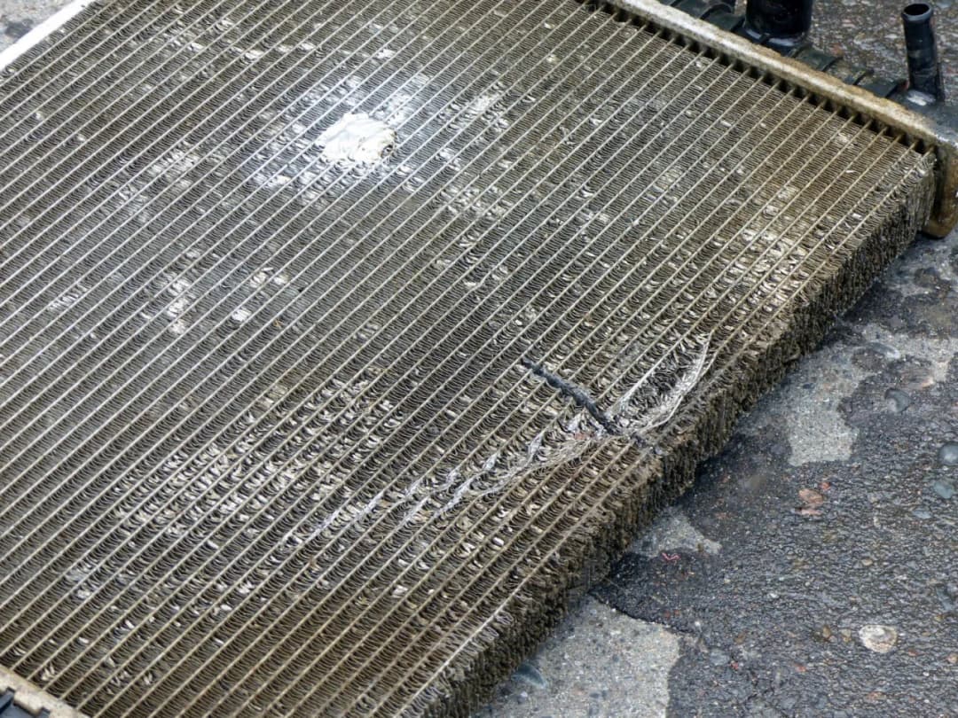 Czym skleić chłodnice, aby uniknąć kosztownych napraw?