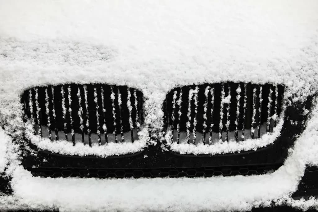 Jak skutecznie zasłonić chłodnicę w zimie, aby uniknąć problemów